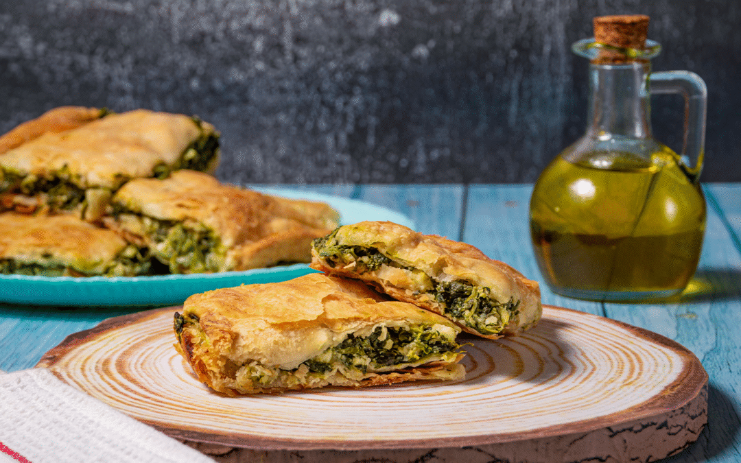 SPANAKÓPITA – CHAUSSONS FEUILLETÉS AUX ÉPINARDS ET À LA FETA